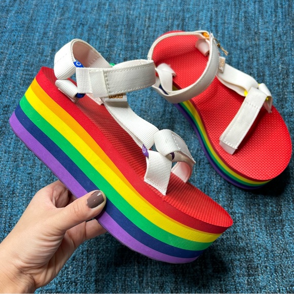 Teva Shoes - Teva Flatform Universal Sandals in White Rainbow Platform Pride